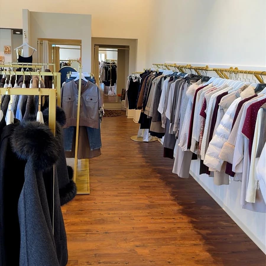 Les rayons manteaux et vestes de la boutique 1Tempor'ELLE
