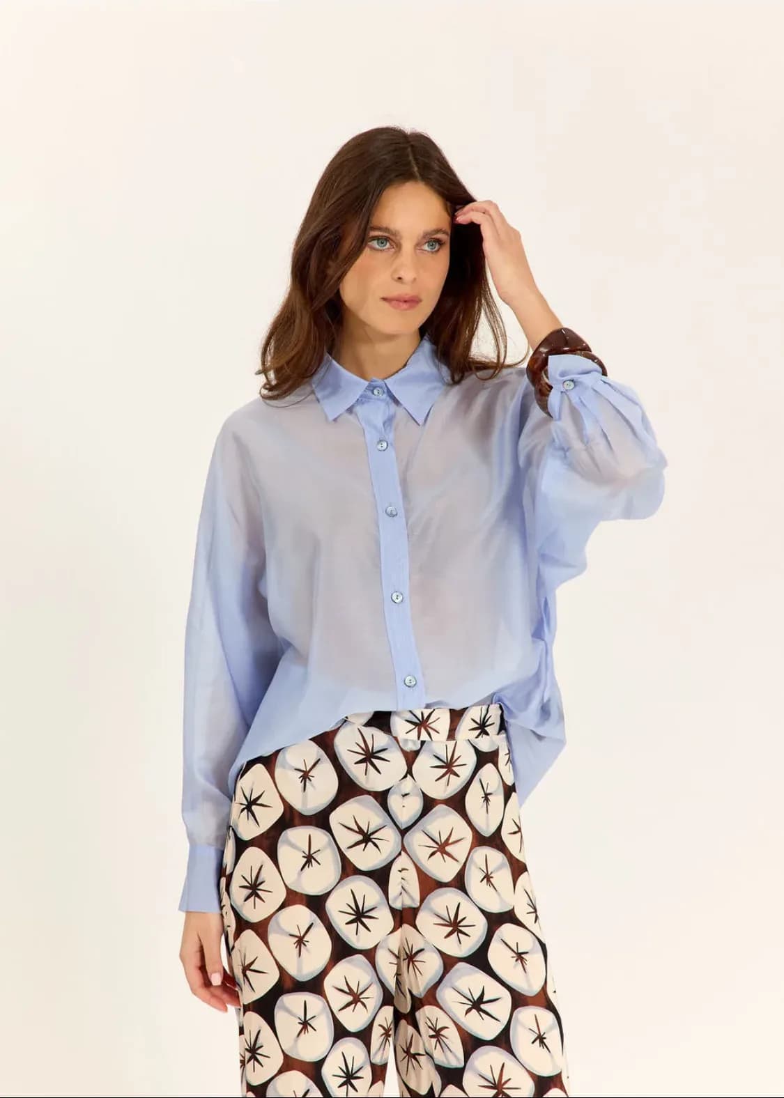 Chemise, à plat