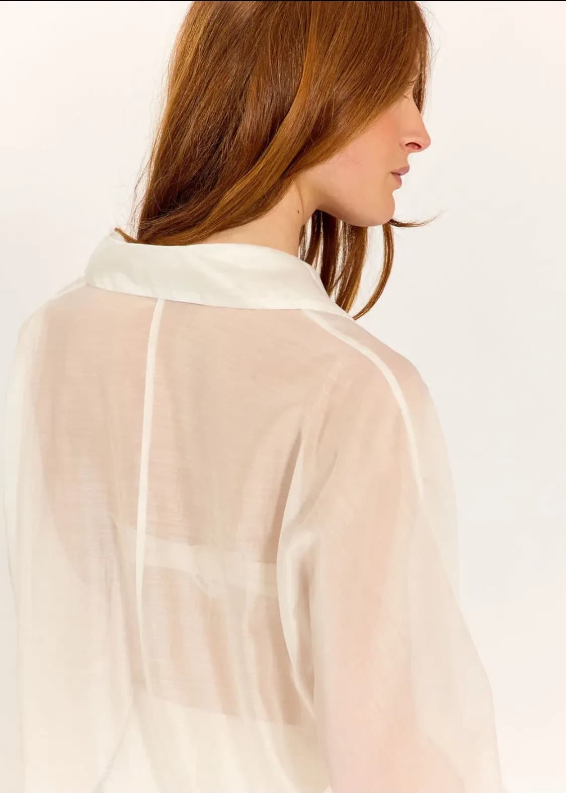 Chemise crème, à plat