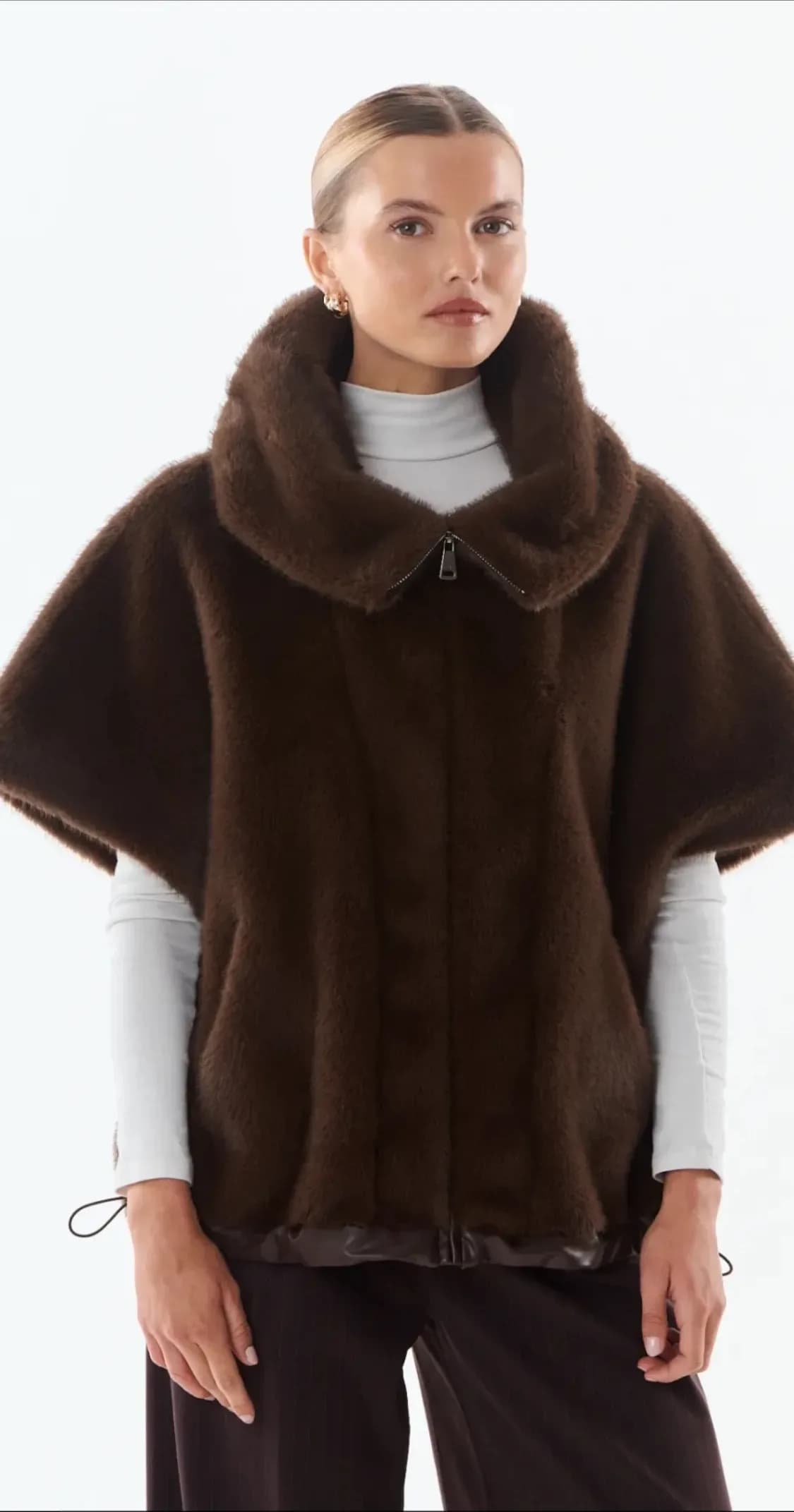 Gilets Sarina en polyester marron chocolat, de face