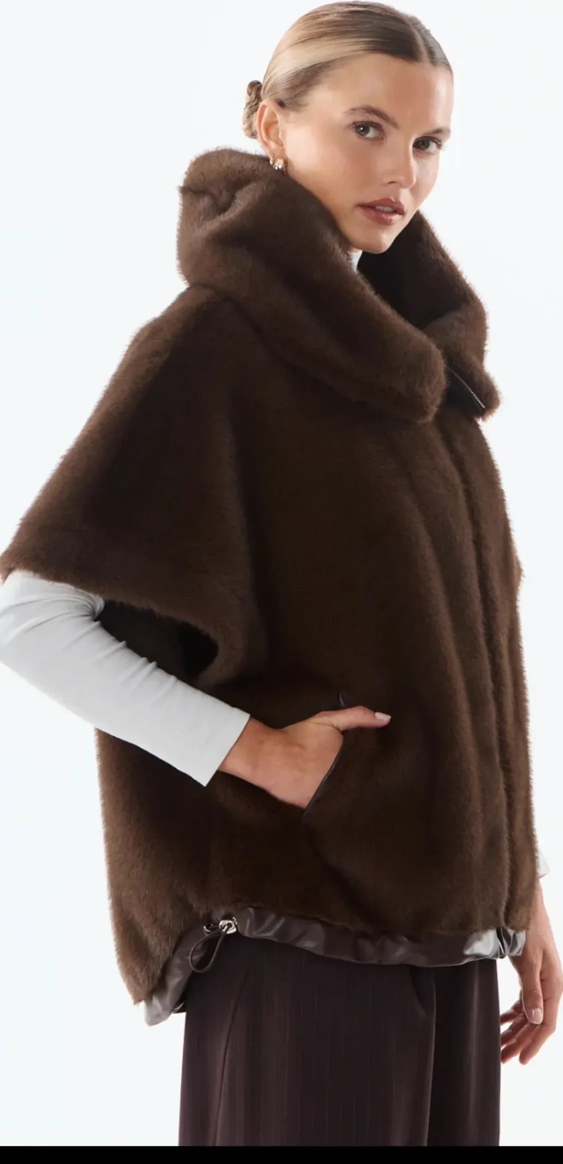 Gilets Sarina en polyester marron chocolat, de profil