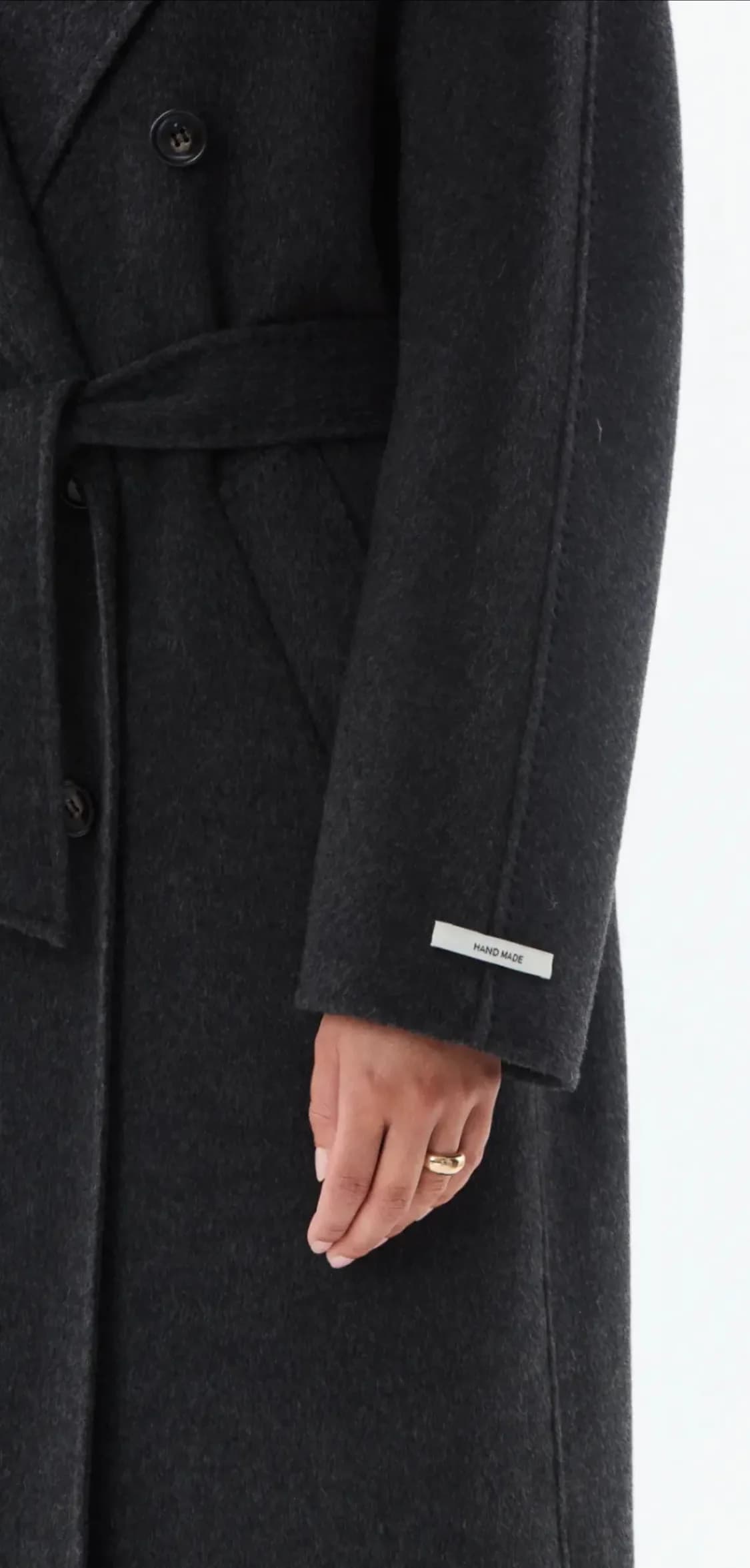 Manteaux Olive en laine, de profil