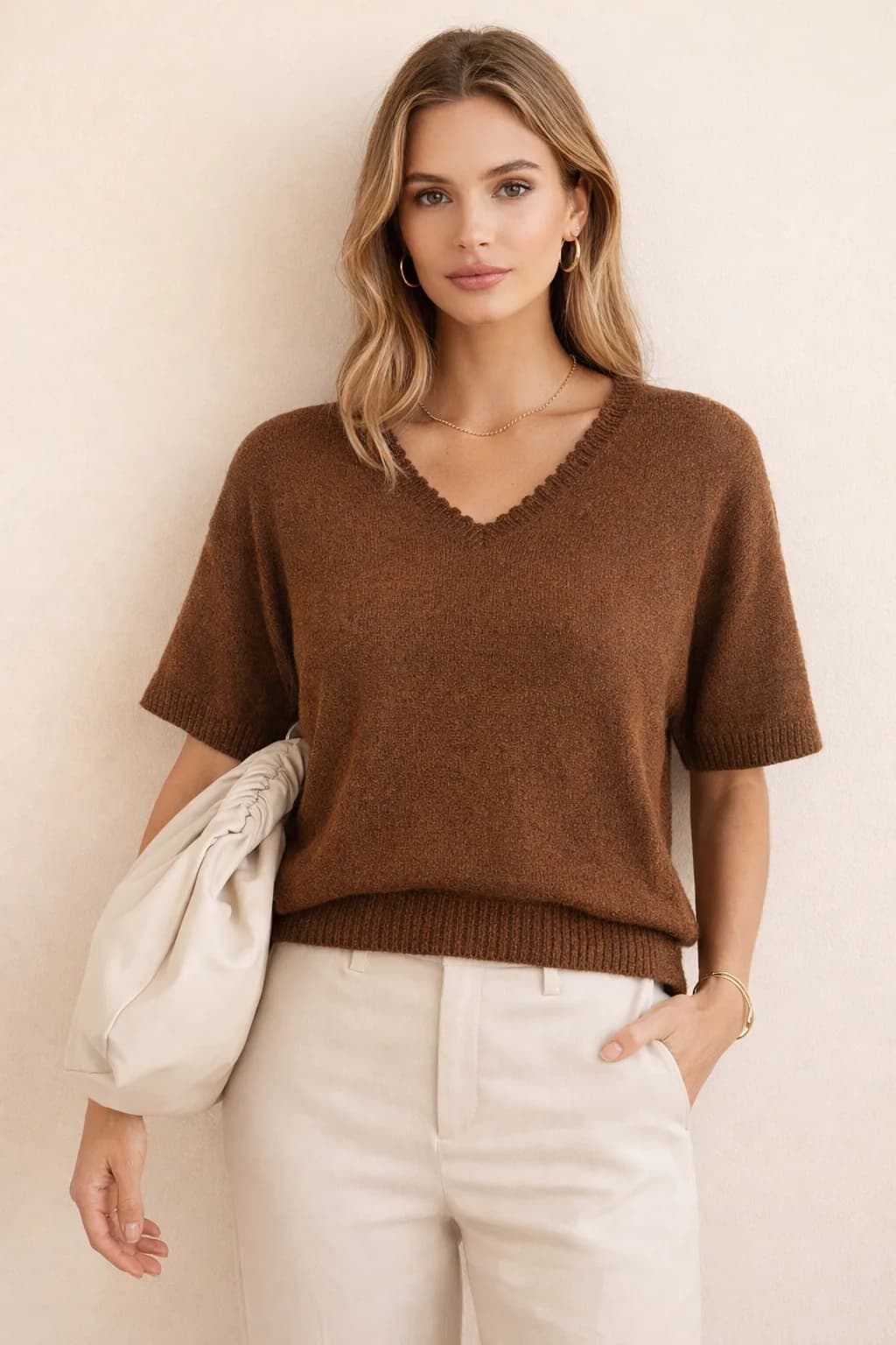 Pull Naomie marron, de face
