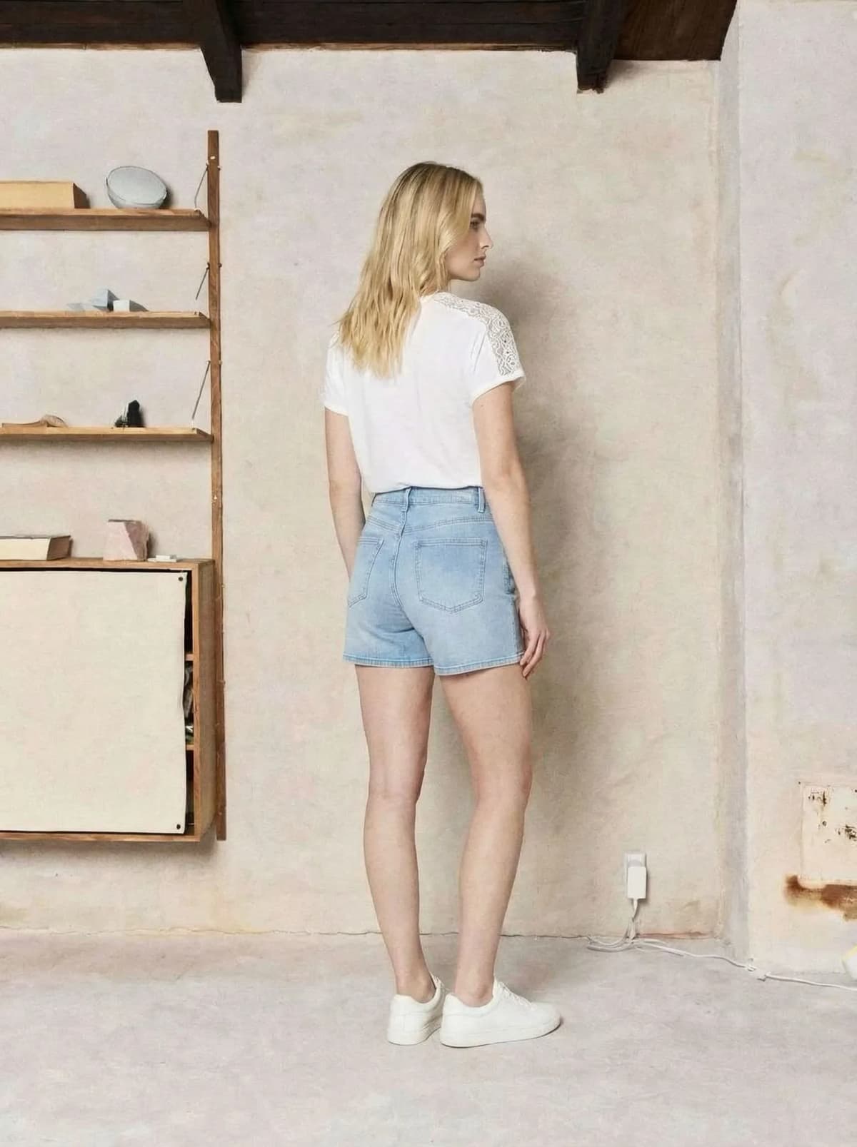 T shirt CELINE en coton blanc, de profil