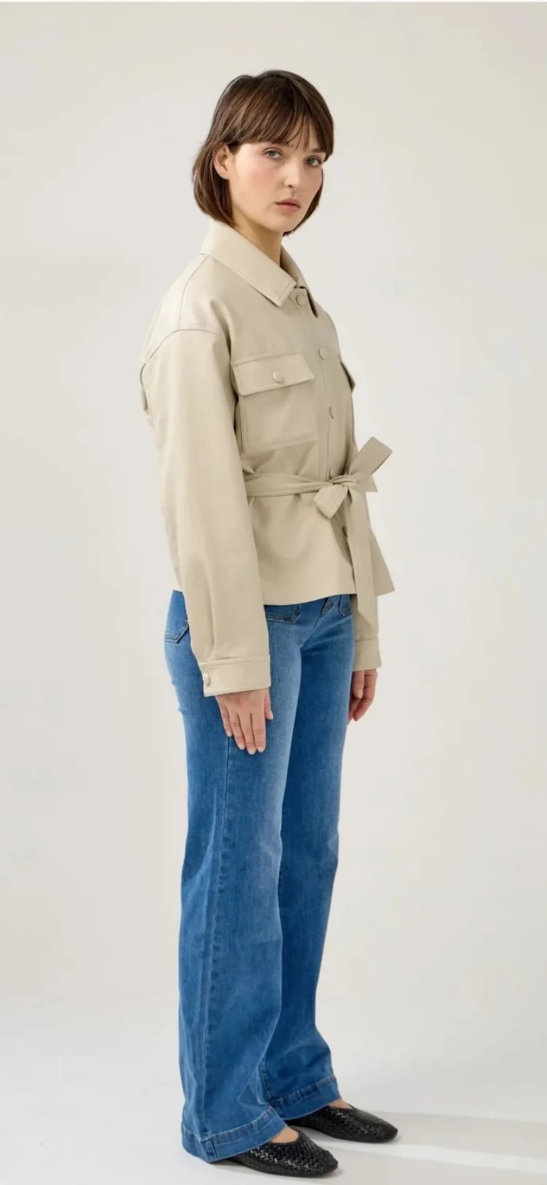 Veste Iloria en polyester beige, vue de détail