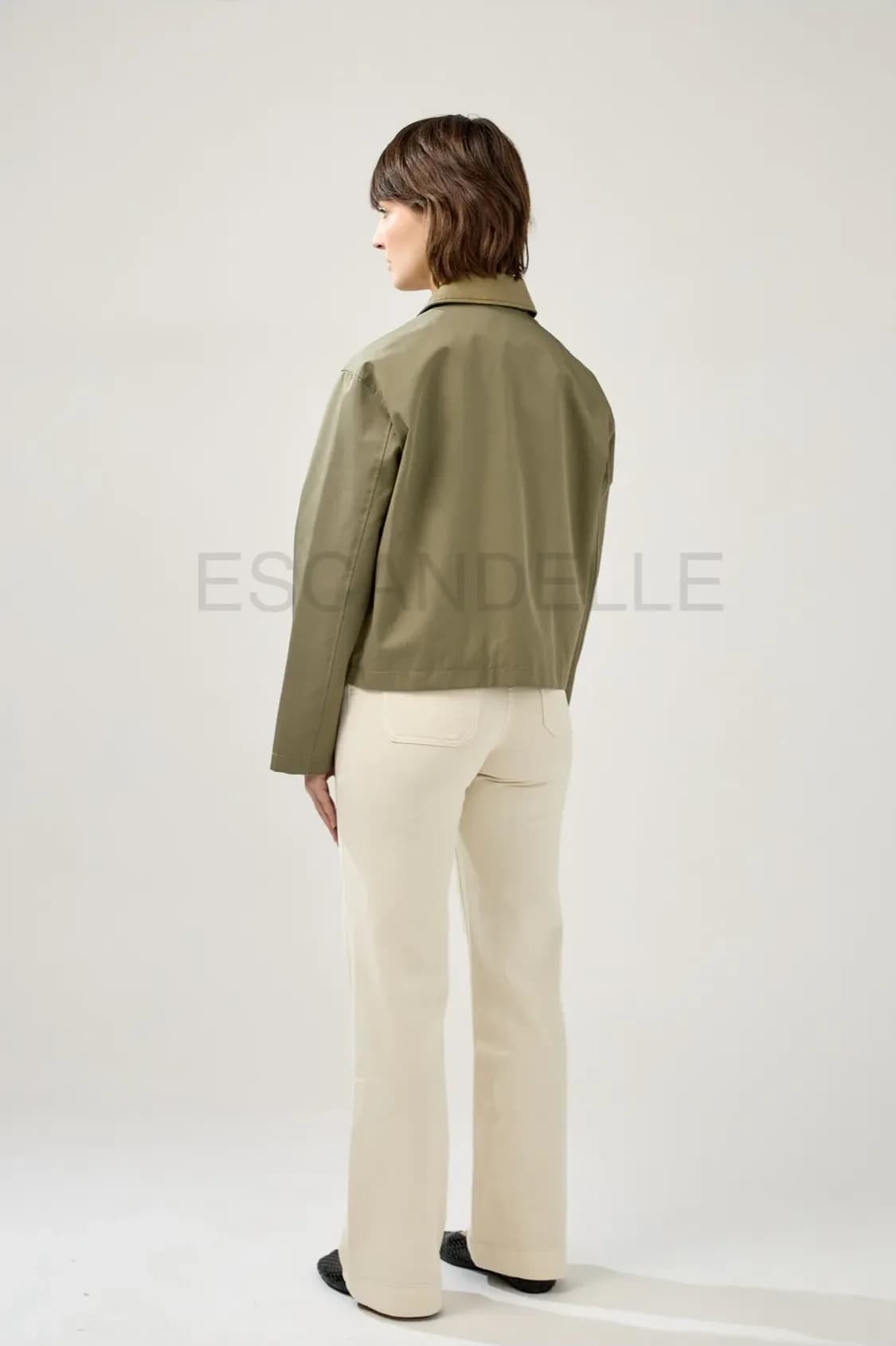 Veste Melina en coton kaki, de profil