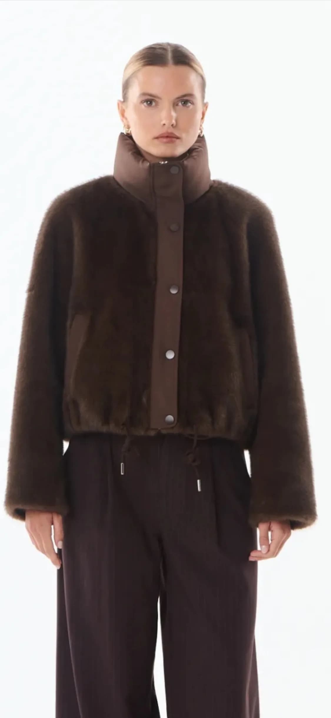 Veste Polly en polyester marron chocolat, détail des finitions