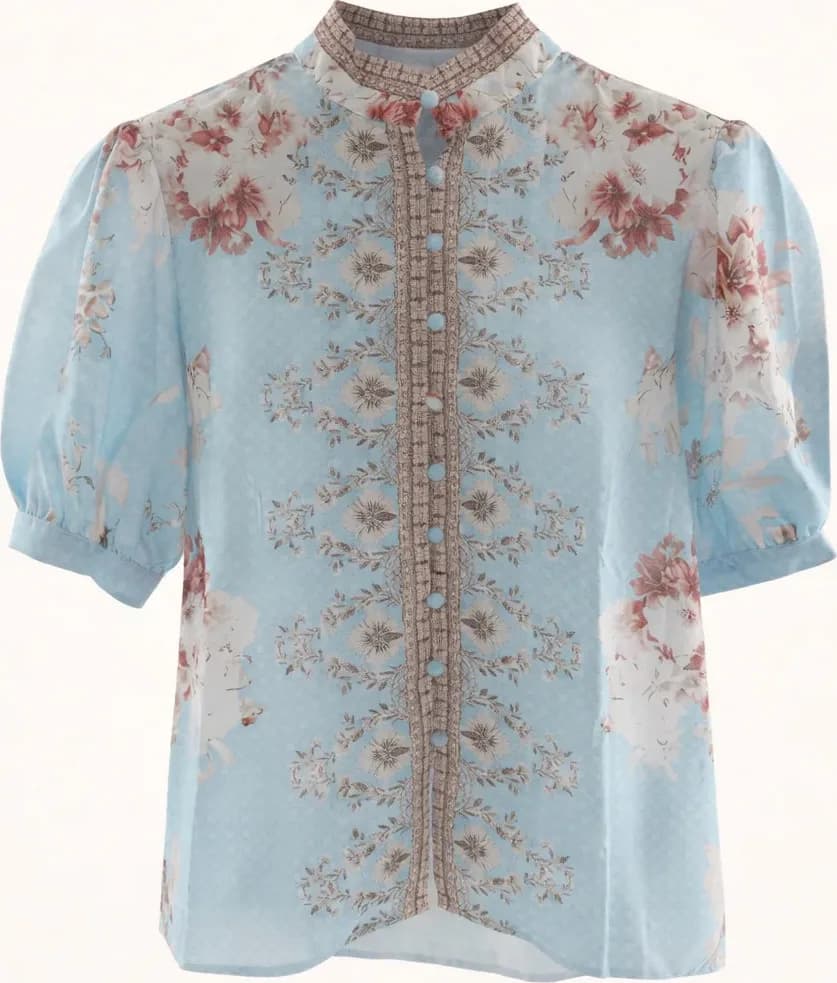 Chemise ornée d’un imprimé floral bleu, de face
