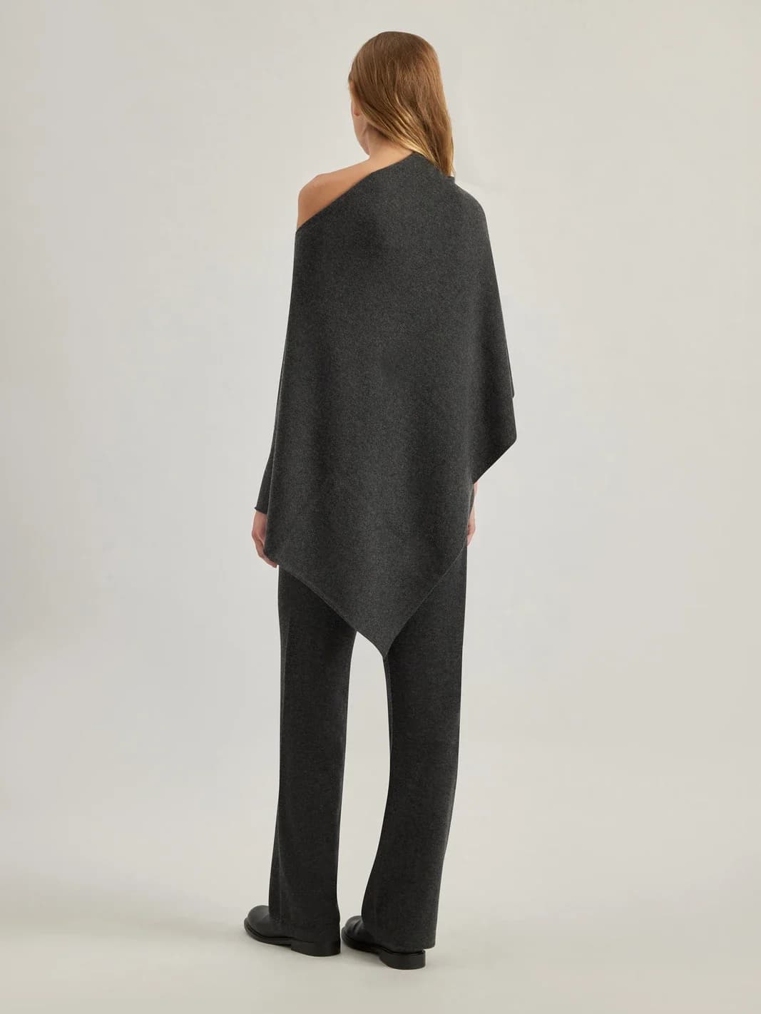 Poncho asymétrique en laine et cachemire, vue 3