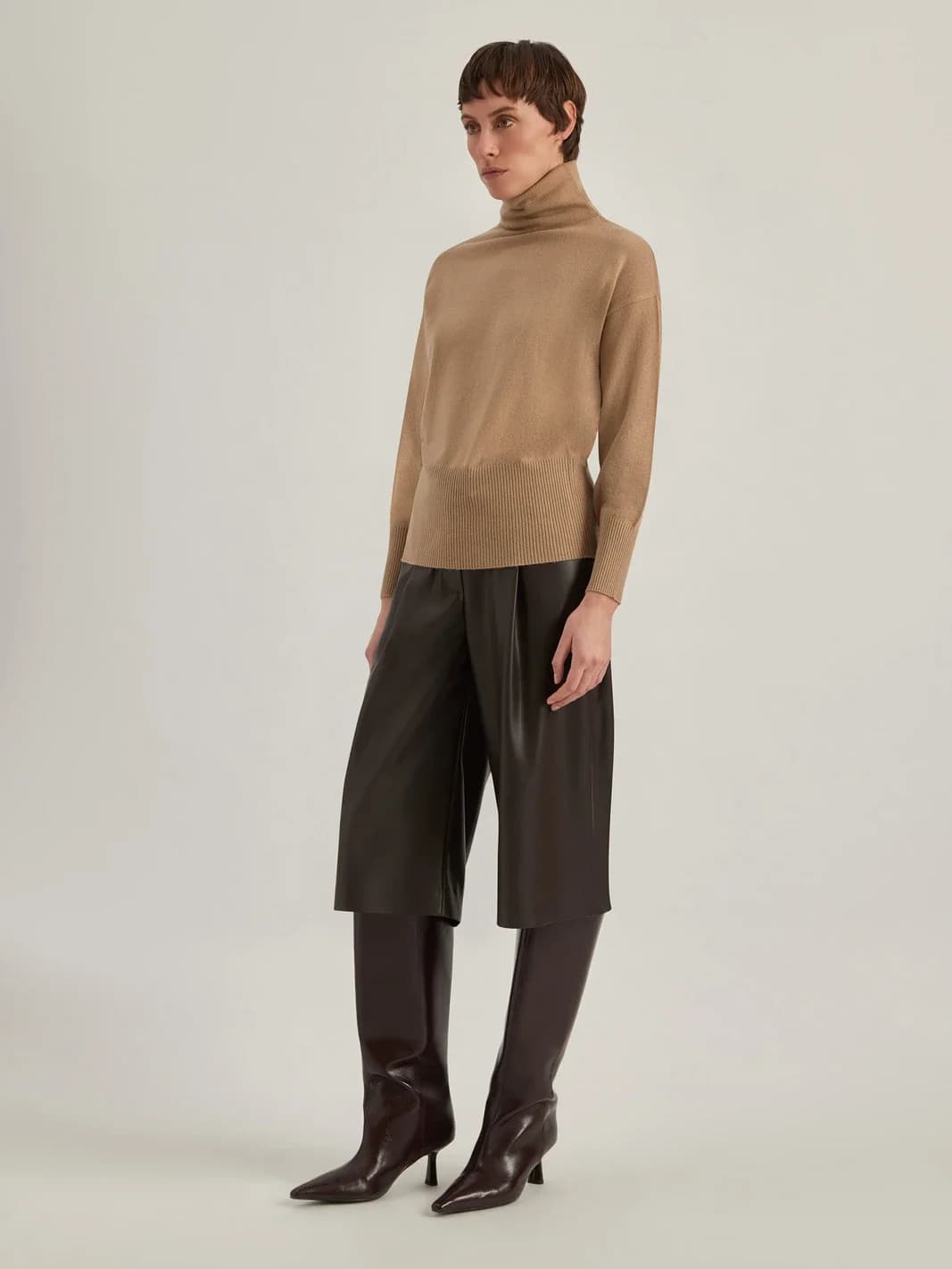 Pull col roulé souple en laine et cachemire, vue 3