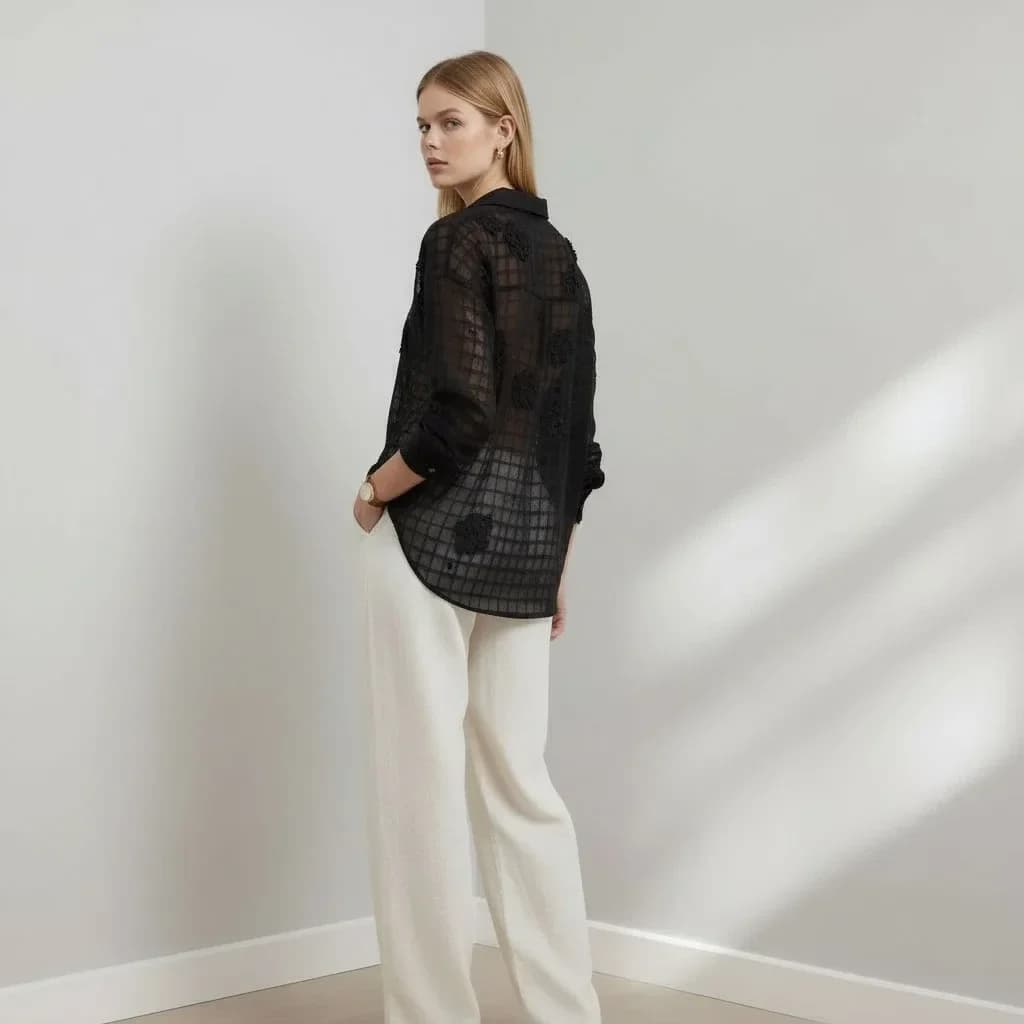 Chemise oversize noire, fleurs brodées, vue 2
