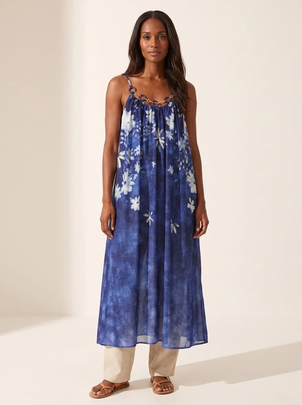 Robe longue bleu marine, fleurie, sans manches, vue 7