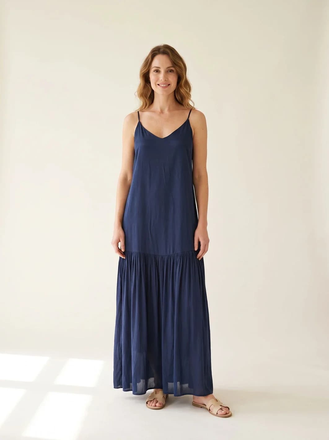 Robe longue bleu marine, plissée, bretelles, vue 5