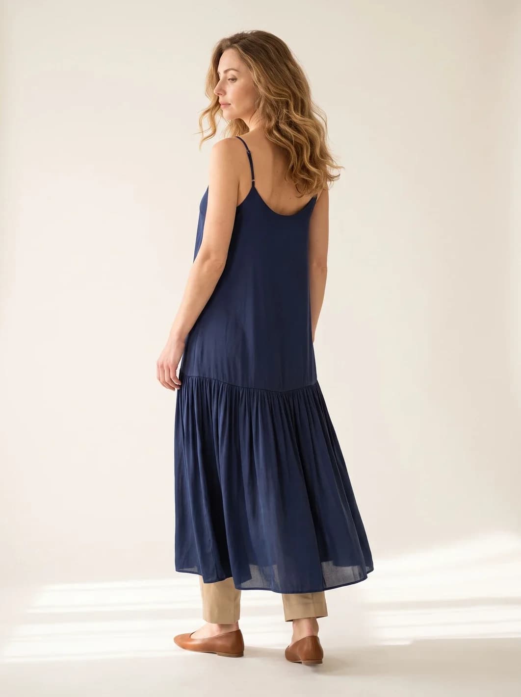 Robe longue bleu marine, plissée, bretelles, vue 7