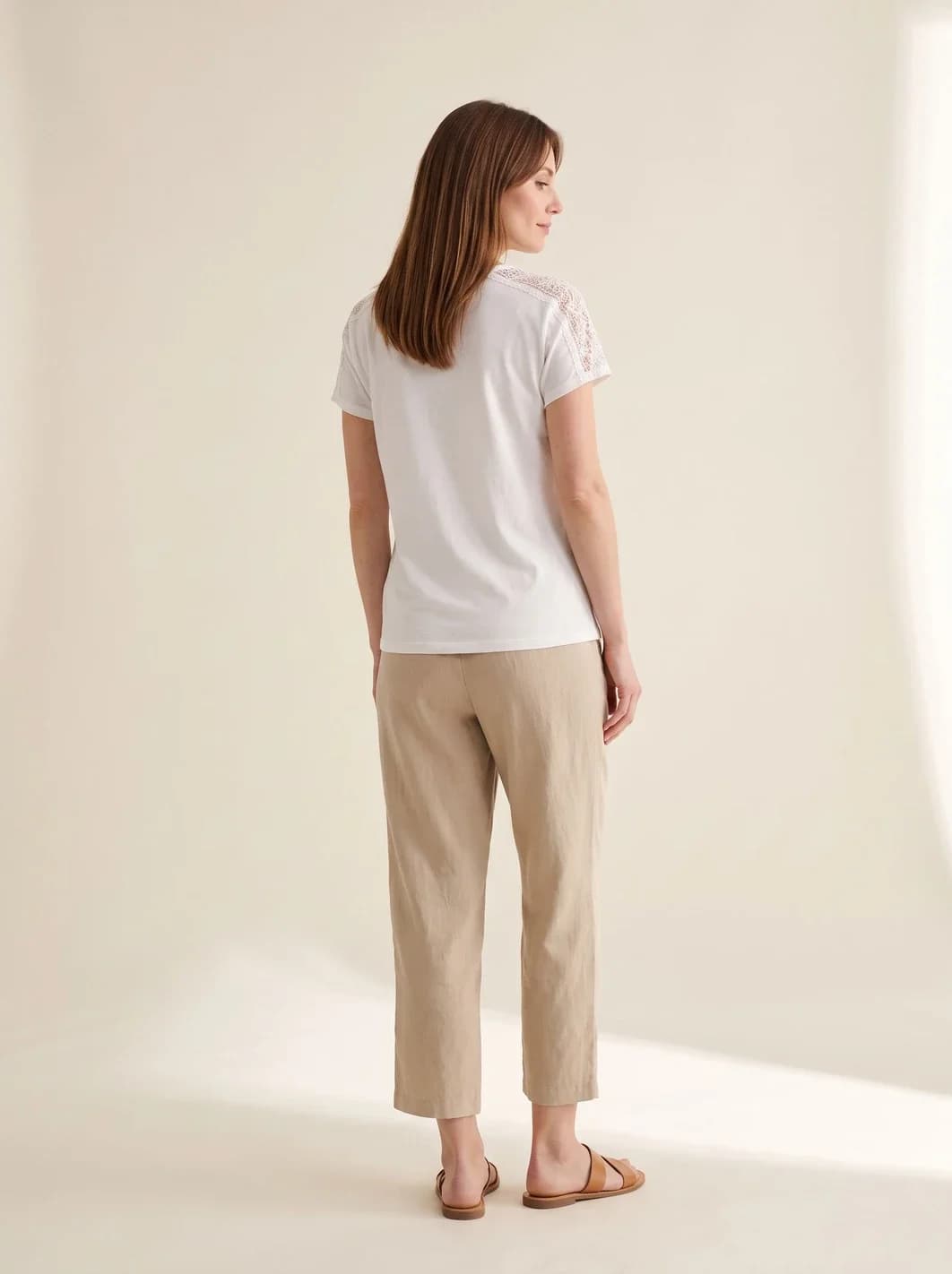T-shirt blanc col V, épaules en dentelle, vue 7