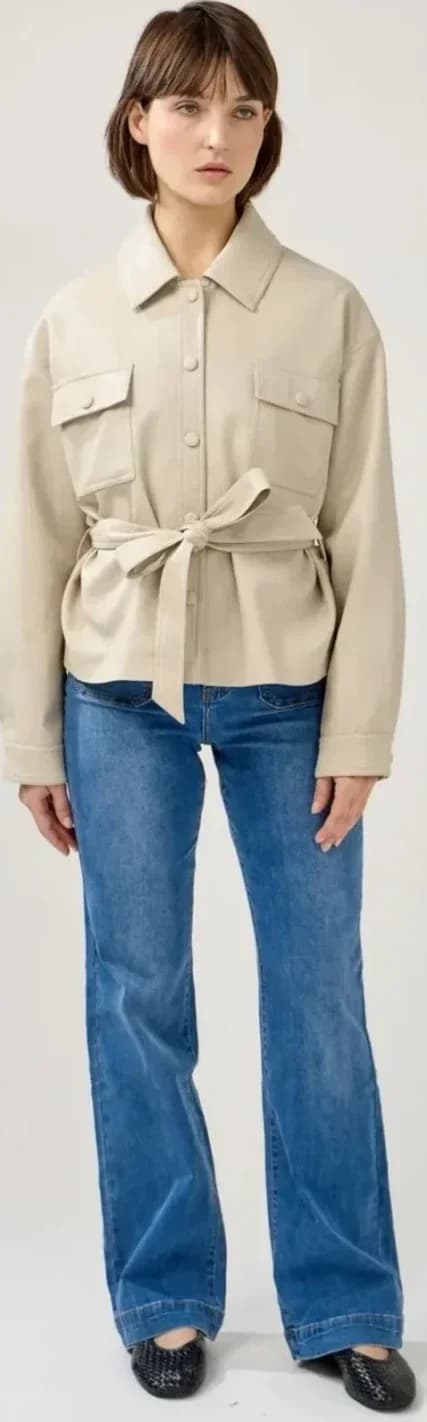 Veste ceinturée beige en similicuir, vue 8