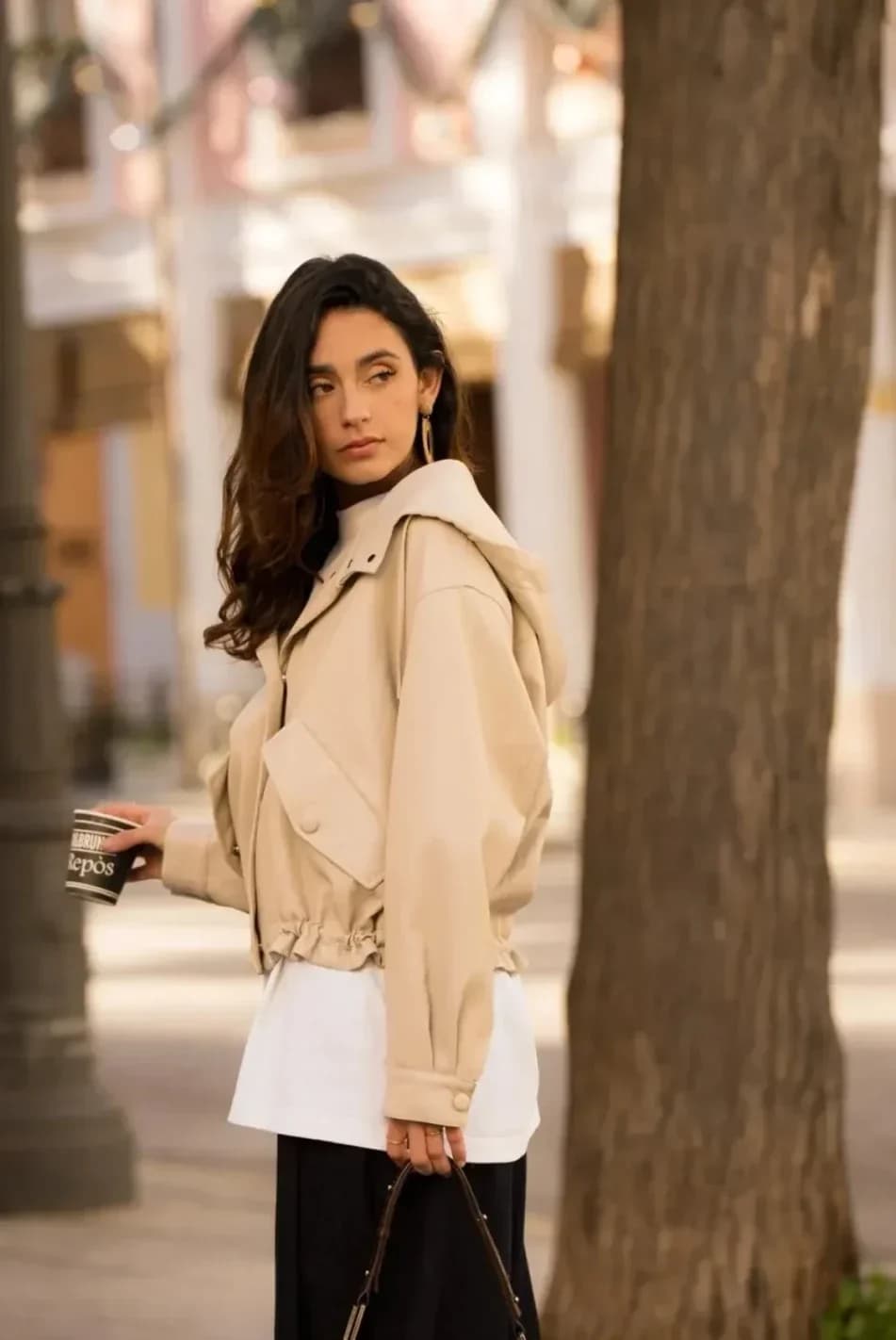 Veste zippée beige en similicuir, vue 3
