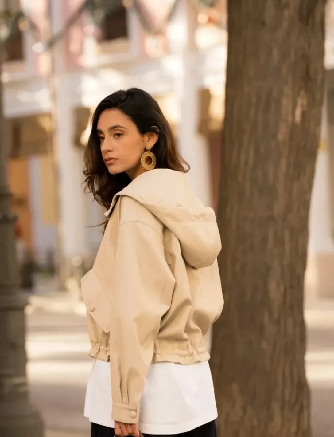 Veste zippée beige en similicuir, vue 2